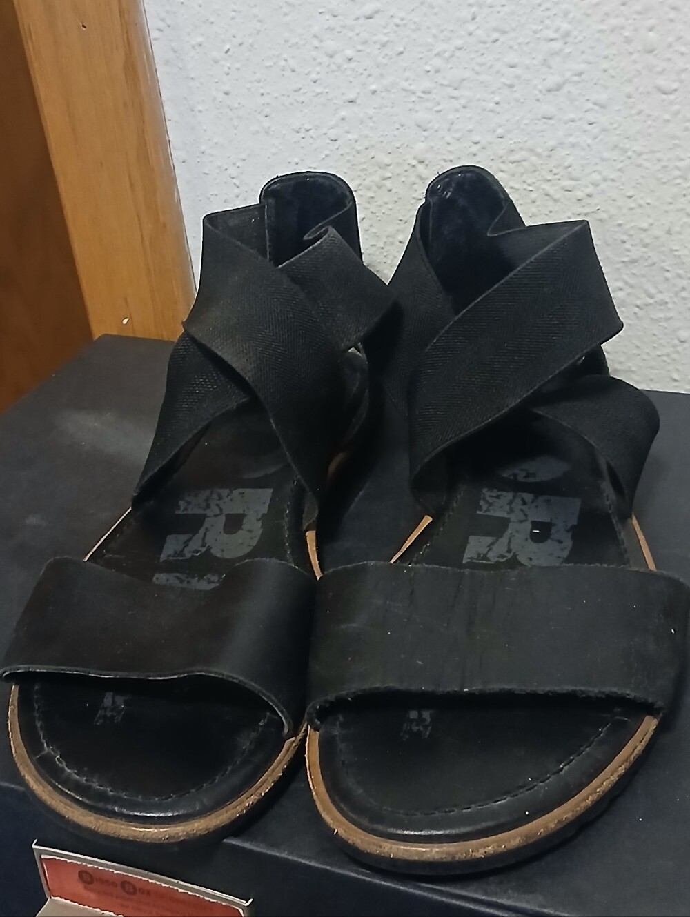 SOREL Ella Black Leather Criss Cross Elastic Strappy Sandals Size 8.5